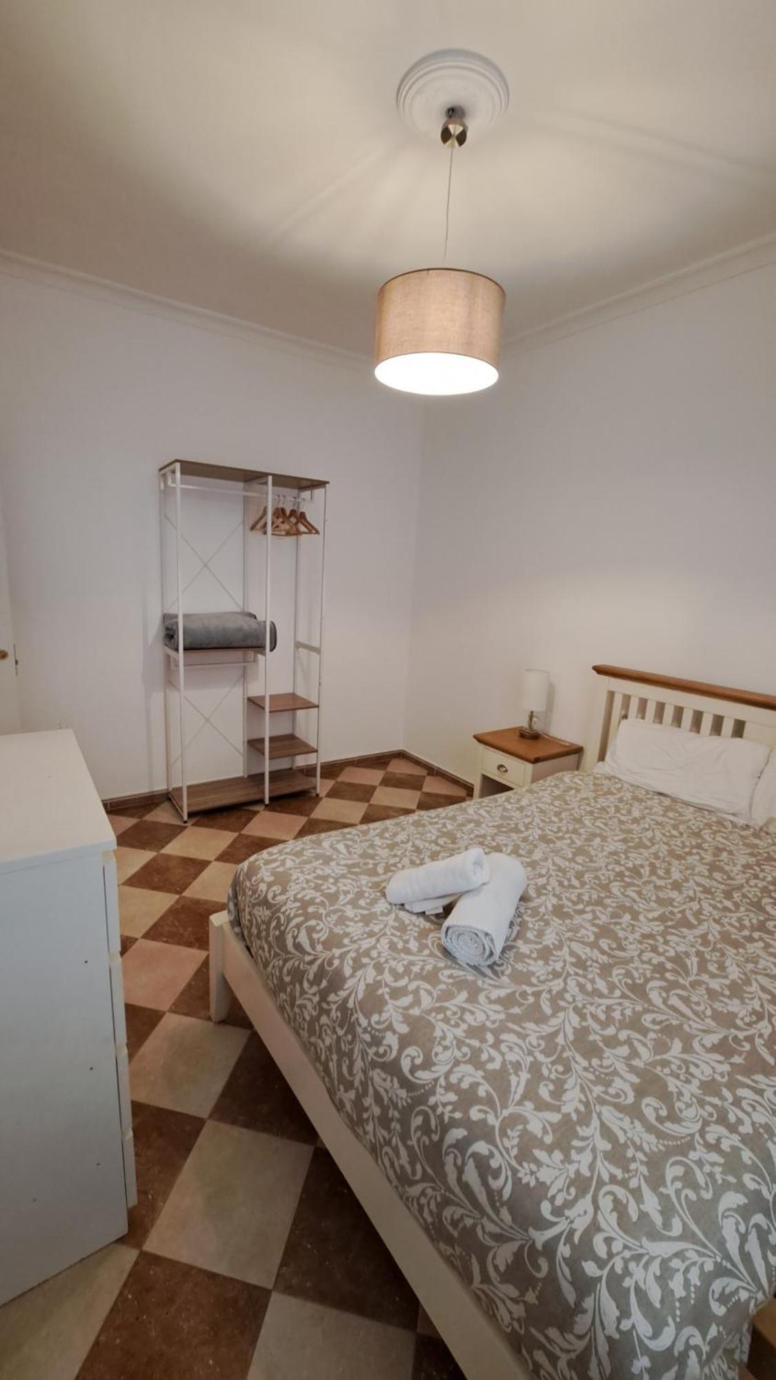 Ms4 Apartamentos Nervion Seville Luaran gambar